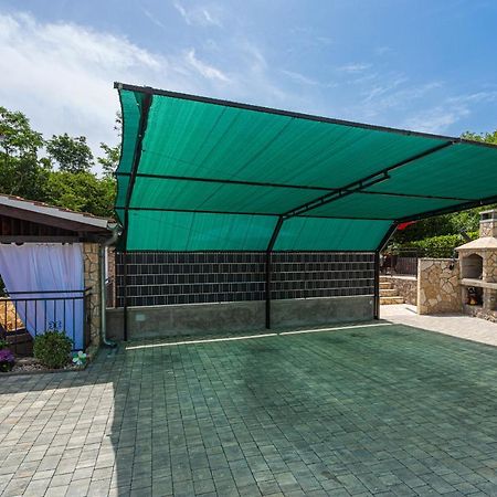 Apartment With A Private Swimming Pool, Garden & Bbq Gostinjac Bagian luar foto